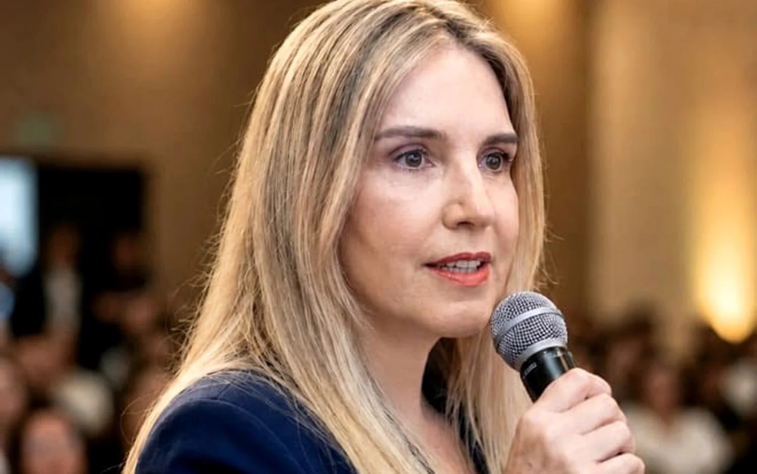 Composição editorial da identidade de Andréa Boggio